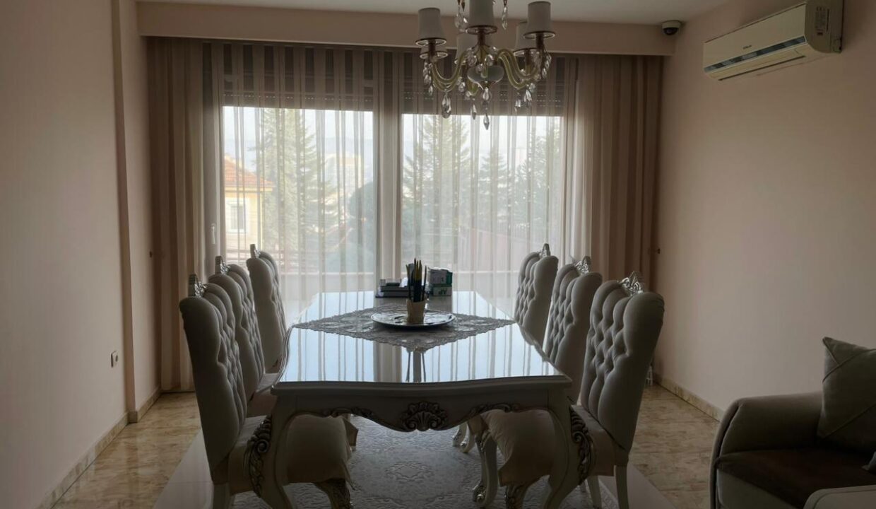 Shtepia Salih Mripa 13