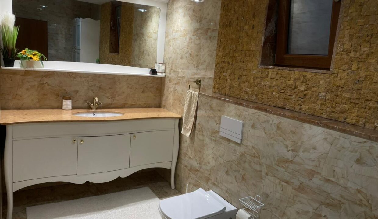 Shtepia Salih Mripa 17