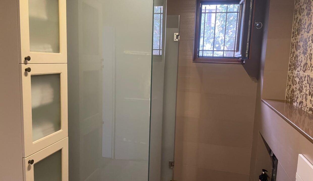 Shtepia Salih Mripa 18