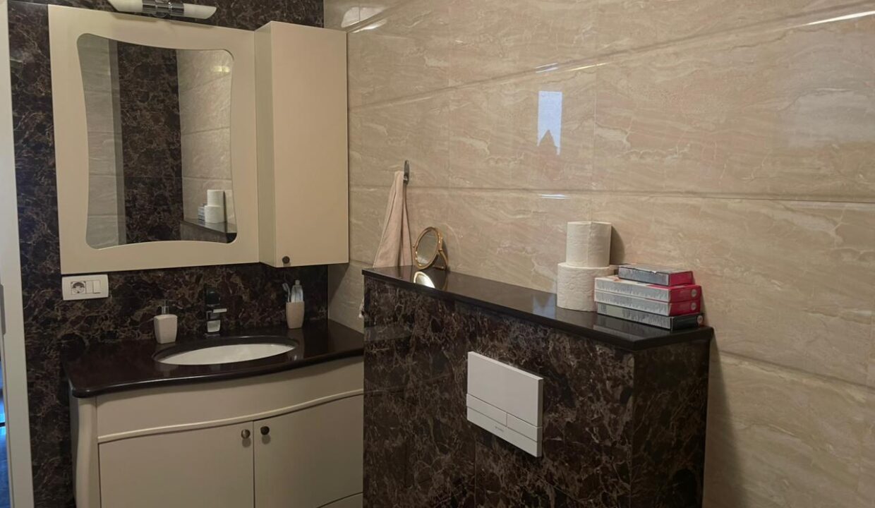 Shtepia Salih Mripa 25