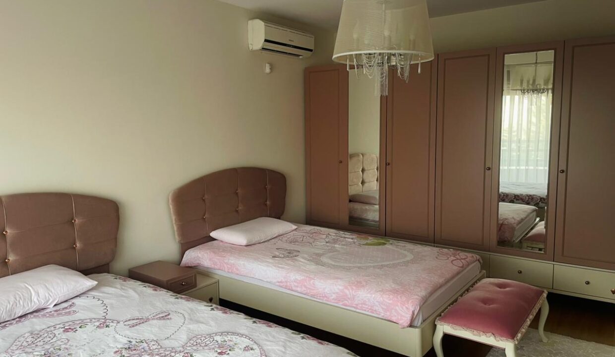 Shtepia Salih Mripa 28