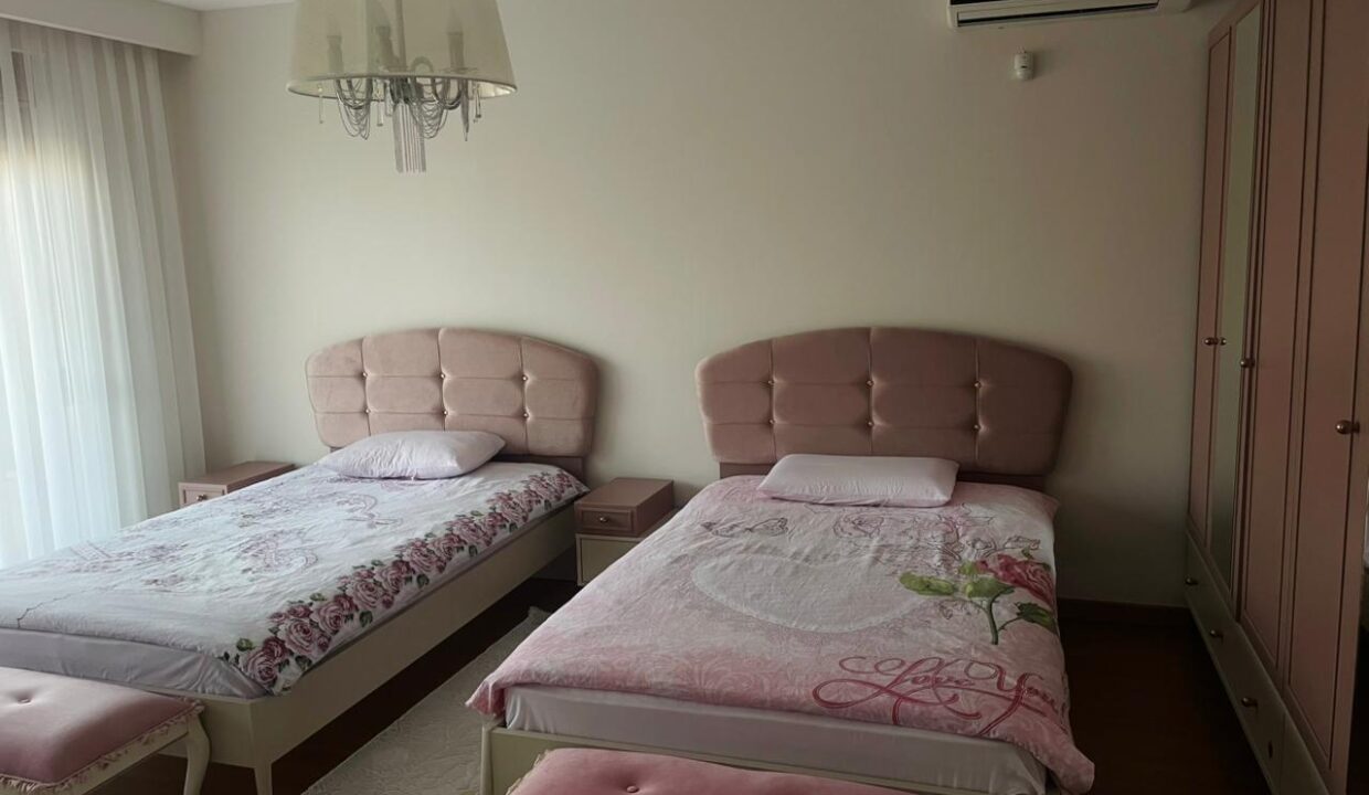 Shtepia Salih Mripa 30