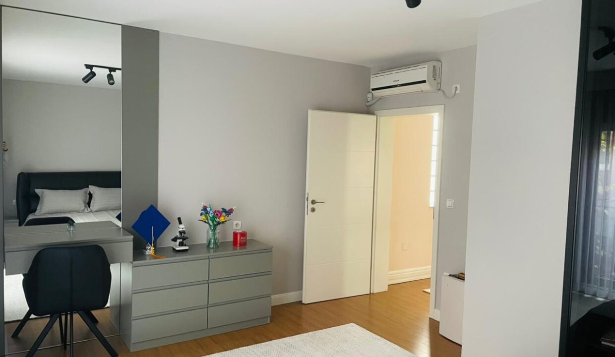 Shtepia Salih Mripa 33