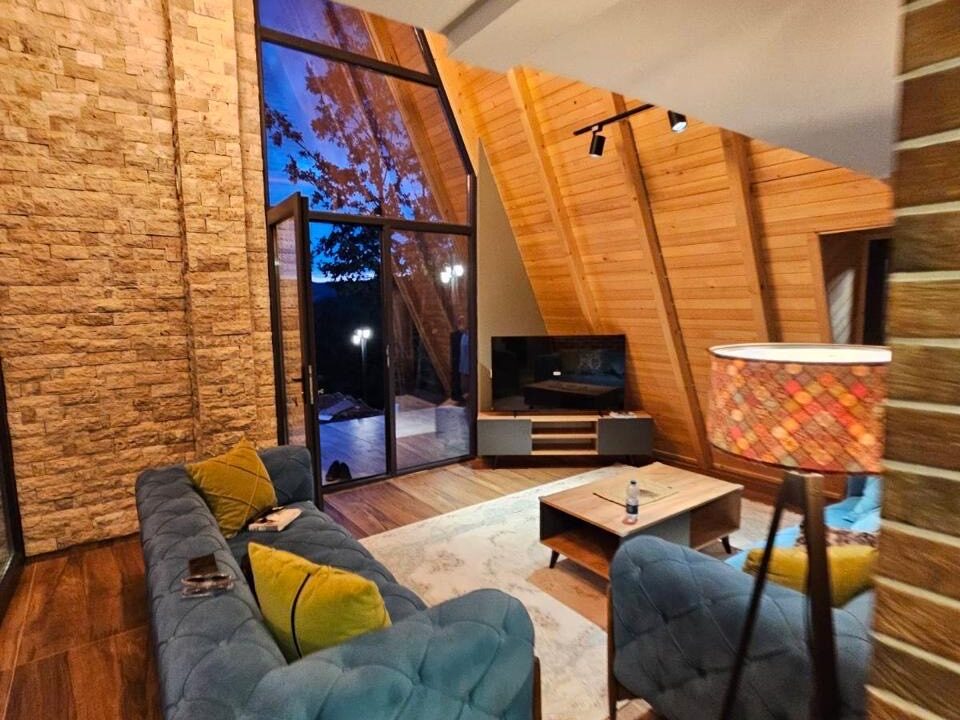 1209272a-90f7-4f09-9440-74ecb94a55f5