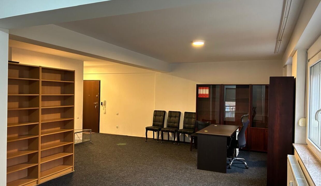 Banes ne Emshir mbi picerin Ambient Pizza Property ID 2026-117-19