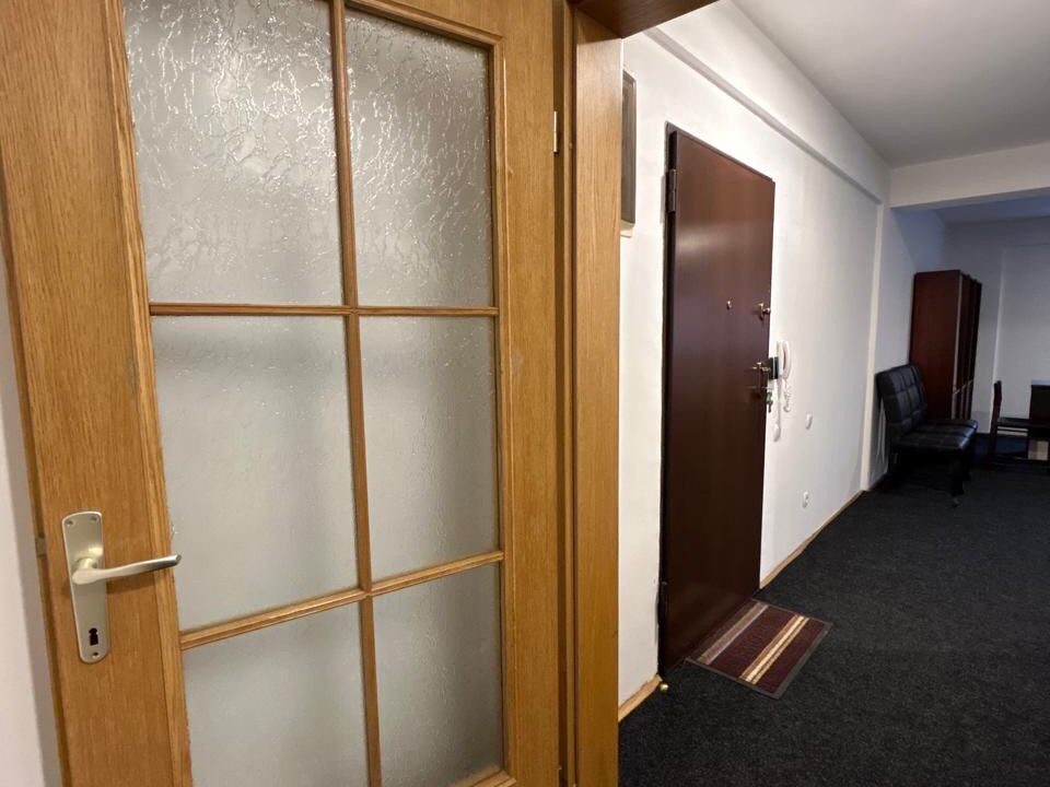 Banes ne Emshir mbi picerin Ambient Pizza Property ID 2026-117-2