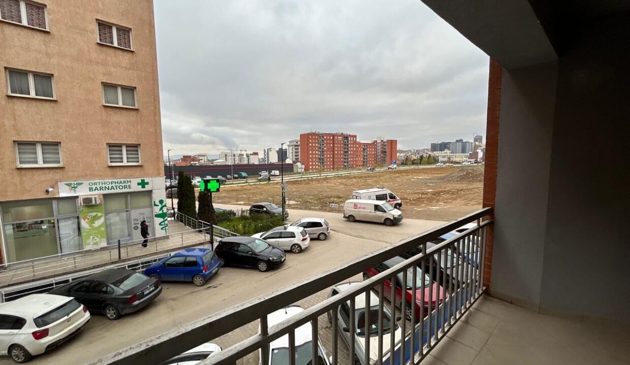 Banes ne Emshir mbi picerin Ambient Pizza Property ID 2026-117-20