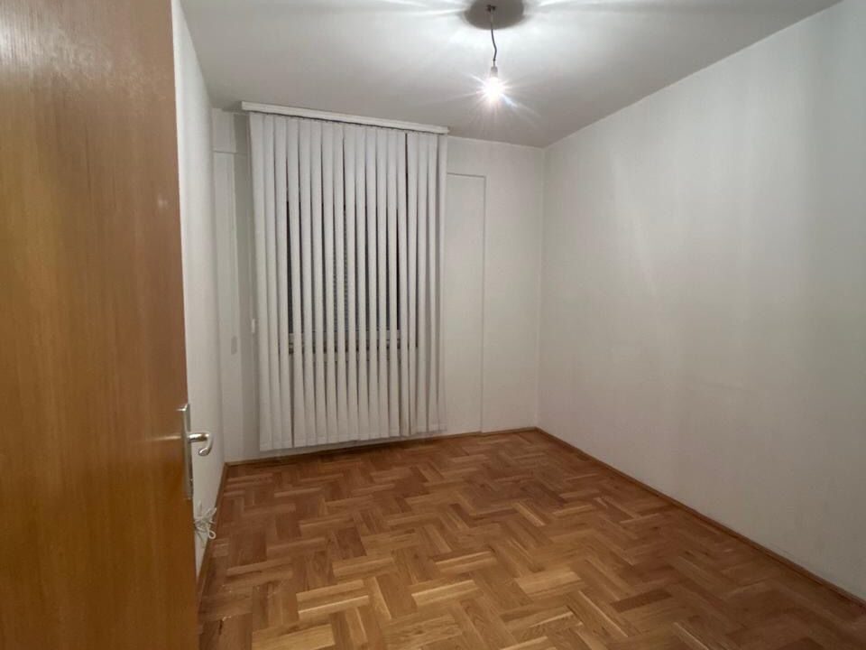 Banes ne Emshir mbi picerin Ambient Pizza Property ID 2026-117-9