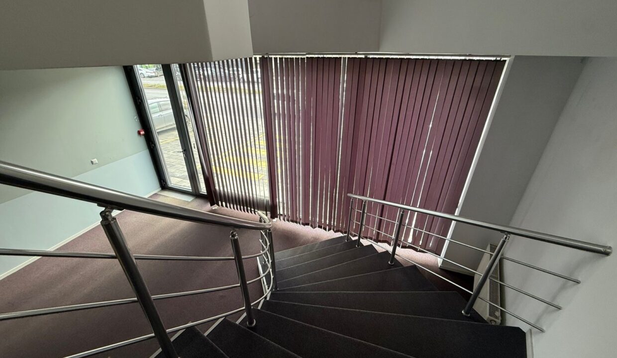 9efa1ccb-e24b-4826-98c8-d70a19b5682f