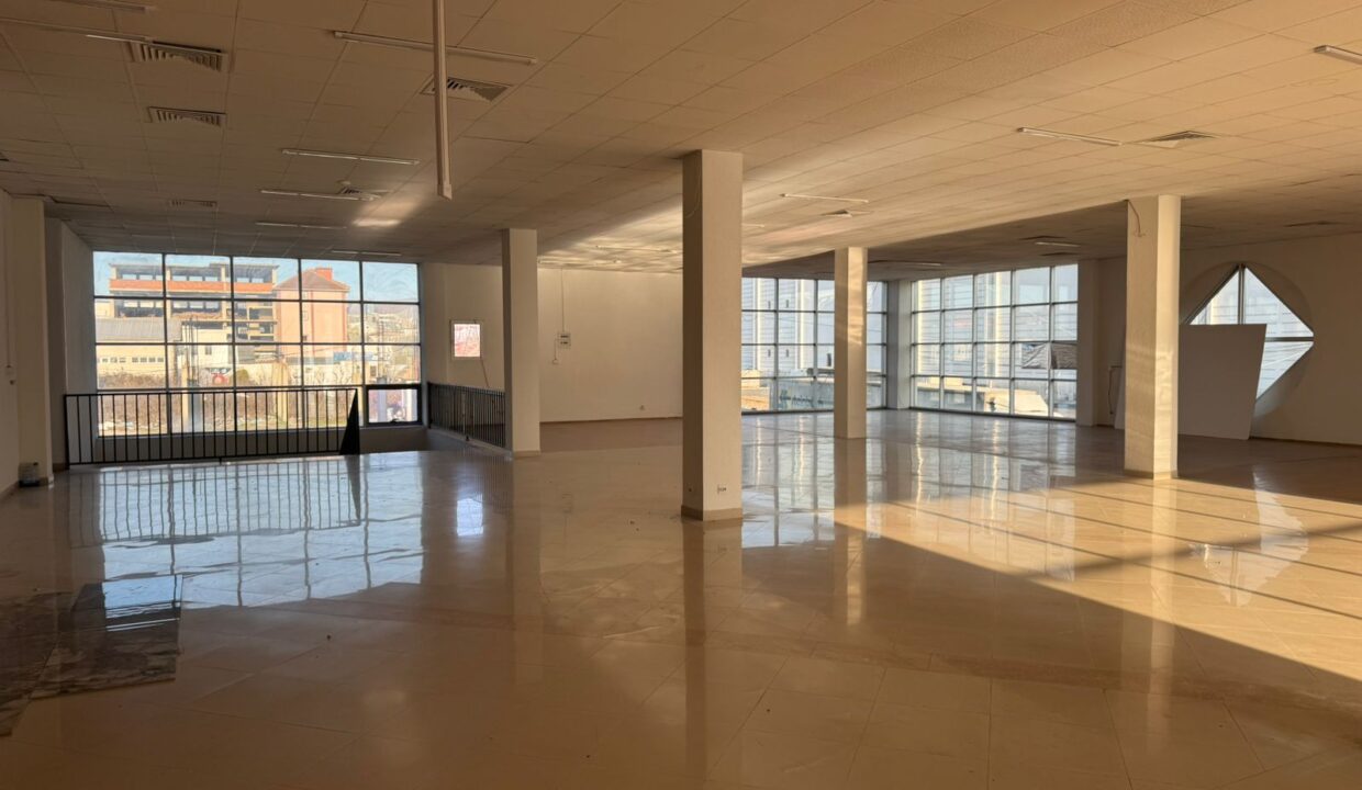 Objekt ne Fushe Kosove te Zone Club Property ID 2026-260-1