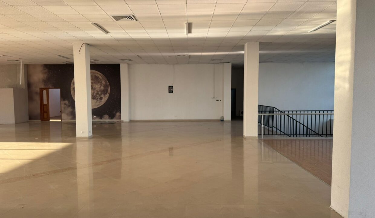 Objekt ne Fushe Kosove te Zone Club Property ID 2026-260-4