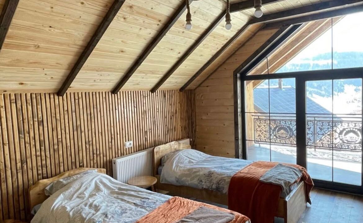 9892d616-846f-4af0-a265-f7c1b954f5c8