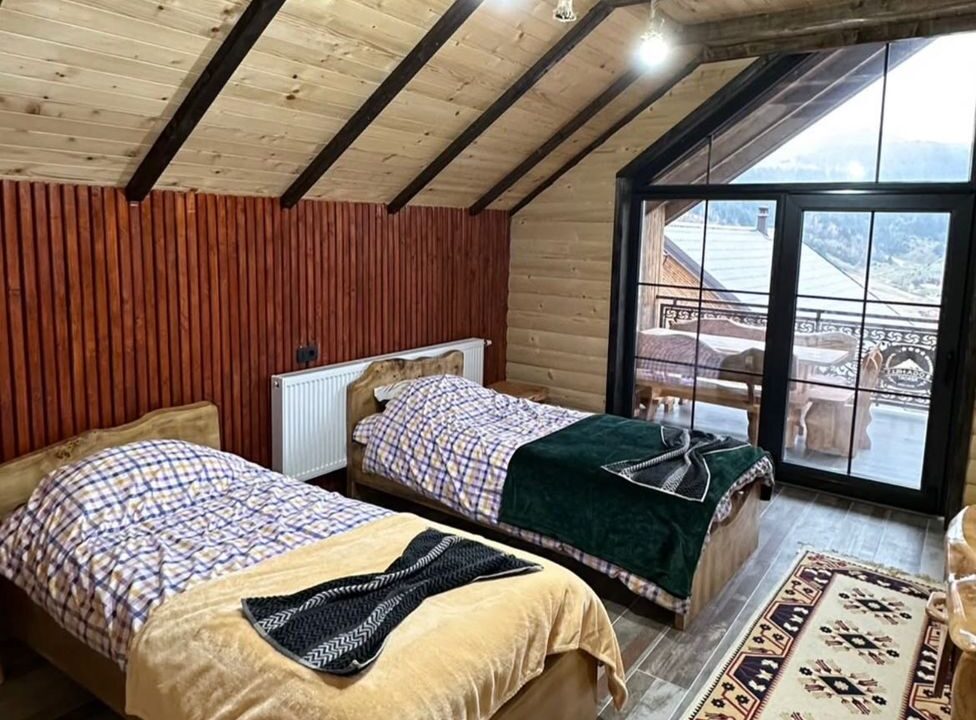 a1558fc8-7f6f-4b00-ab21-33fbbf3857c8