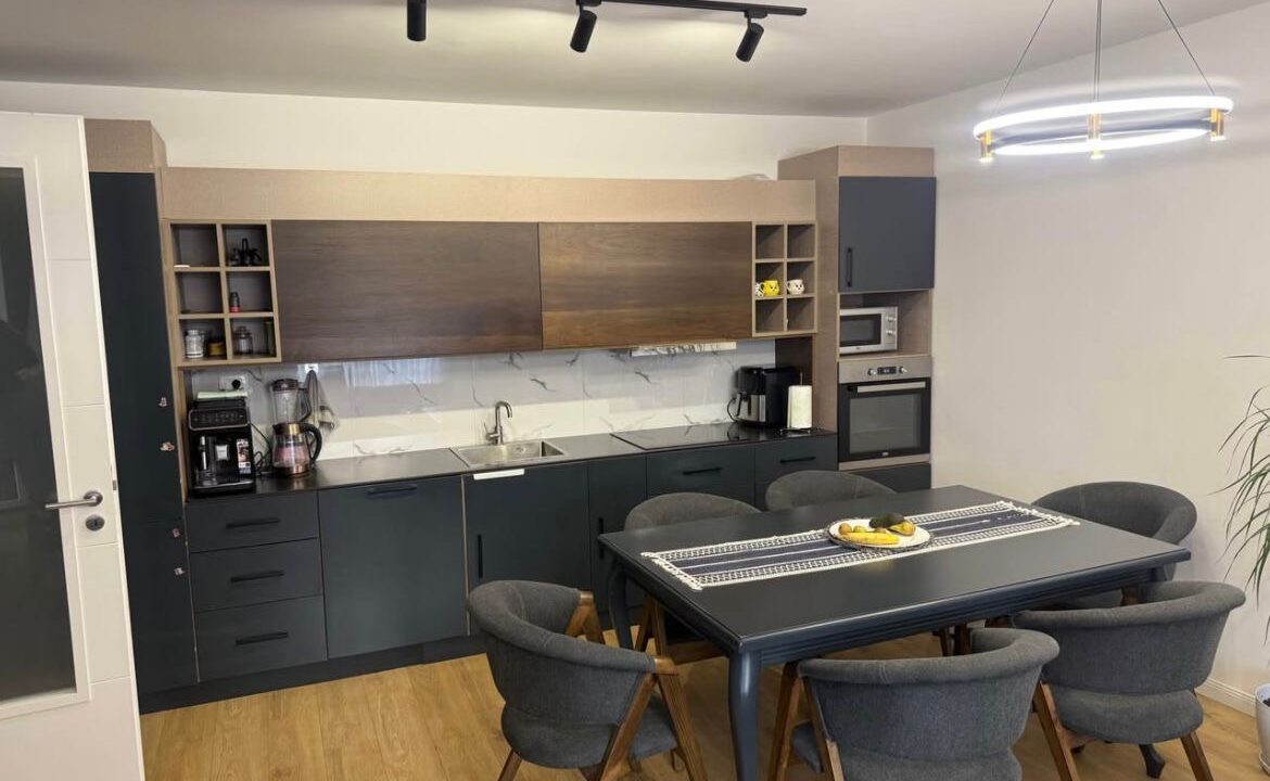 d2a3ccd8-ff13-4a61-909a-5ca3f368a291