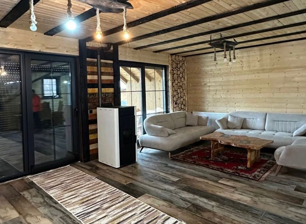 e2b90ae2-fb78-4bda-9e5d-aec3aeb3a69c